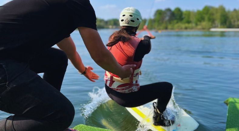 KV INFO BOX AFB Custom Adventure Programma op maat met keuze uit waterskiën, wakeboarden en het aquapark en meer.